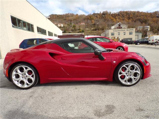 Left hand drive car ALFA ROMEO 4C (01/04/2016) - 
